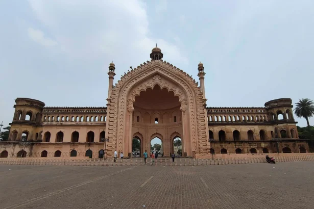 Majestic view of the Bara Imambara in Lucknow showcasing its intricate Mughal architecture.